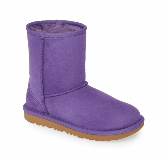 🔥🔥UGG Classic Short II Water Resistant  Bo… - Picture 1 of 11